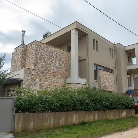 Ioannina Amazing Deluxe Apartment Pedini Exterior photo